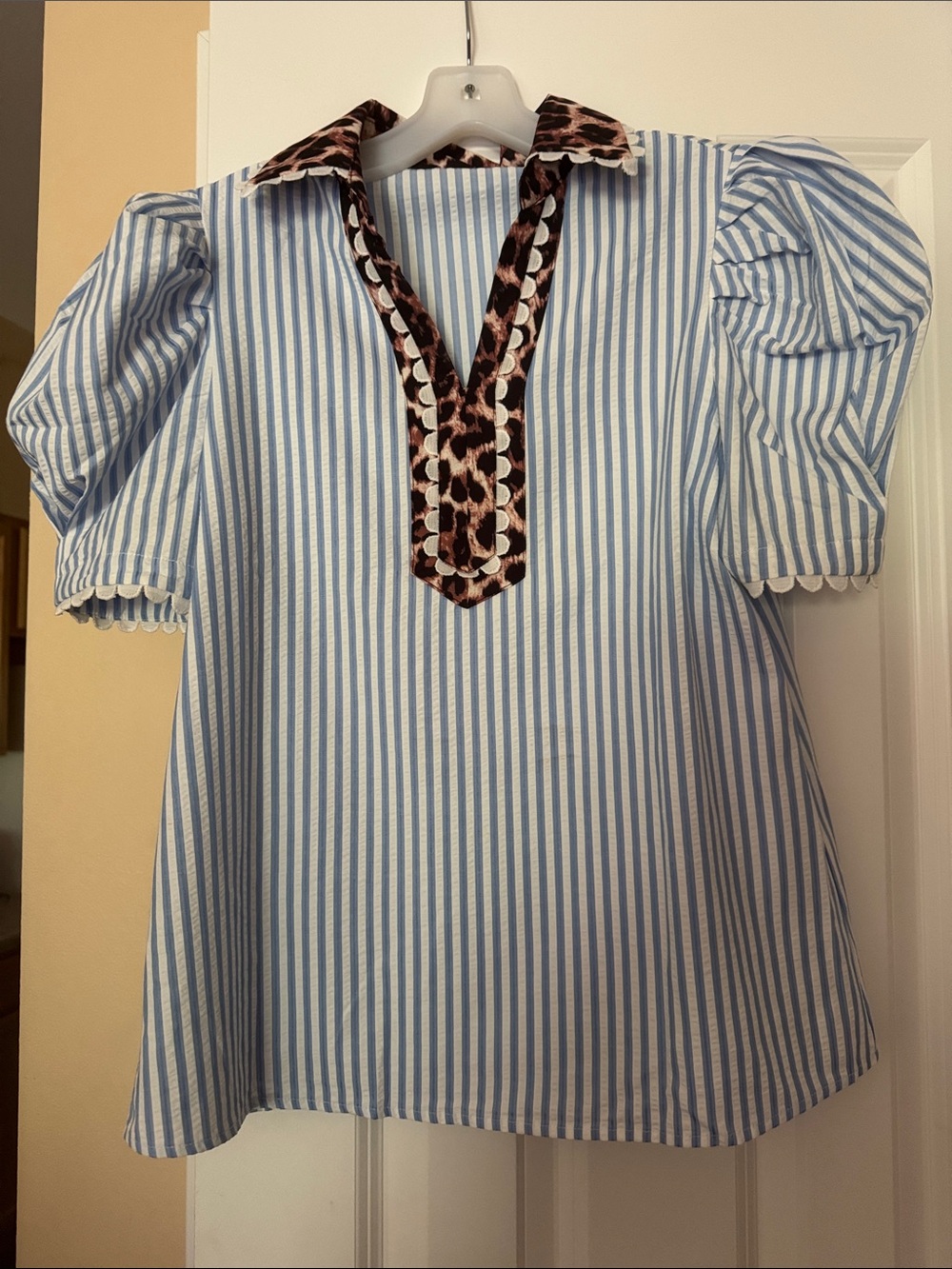 Blue & White Striped Puff-Sleeve Blouse with Leopard-Trim Collar